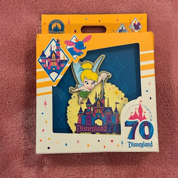 NWT Limited Edition Disney 70th Anniversary Oversized Pin - Picture 1 of 7